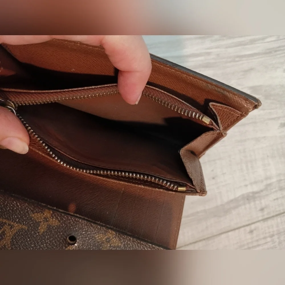 Louis Vuitton Alexandra patent leather wallet